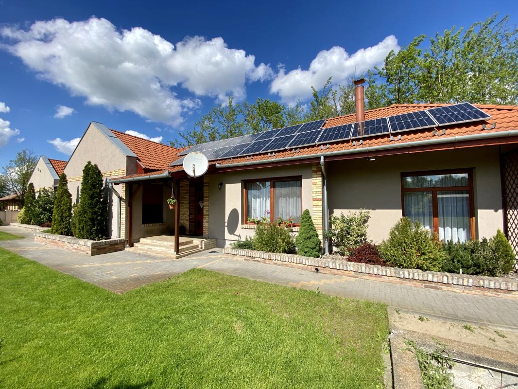 LUXUS Haus mit 4 Zimmern in der Natur