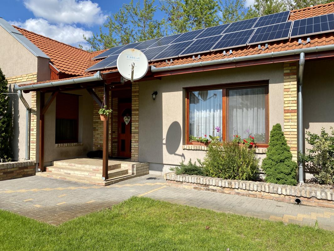 LUXUS Haus mit 4 Zimmern in der Natur