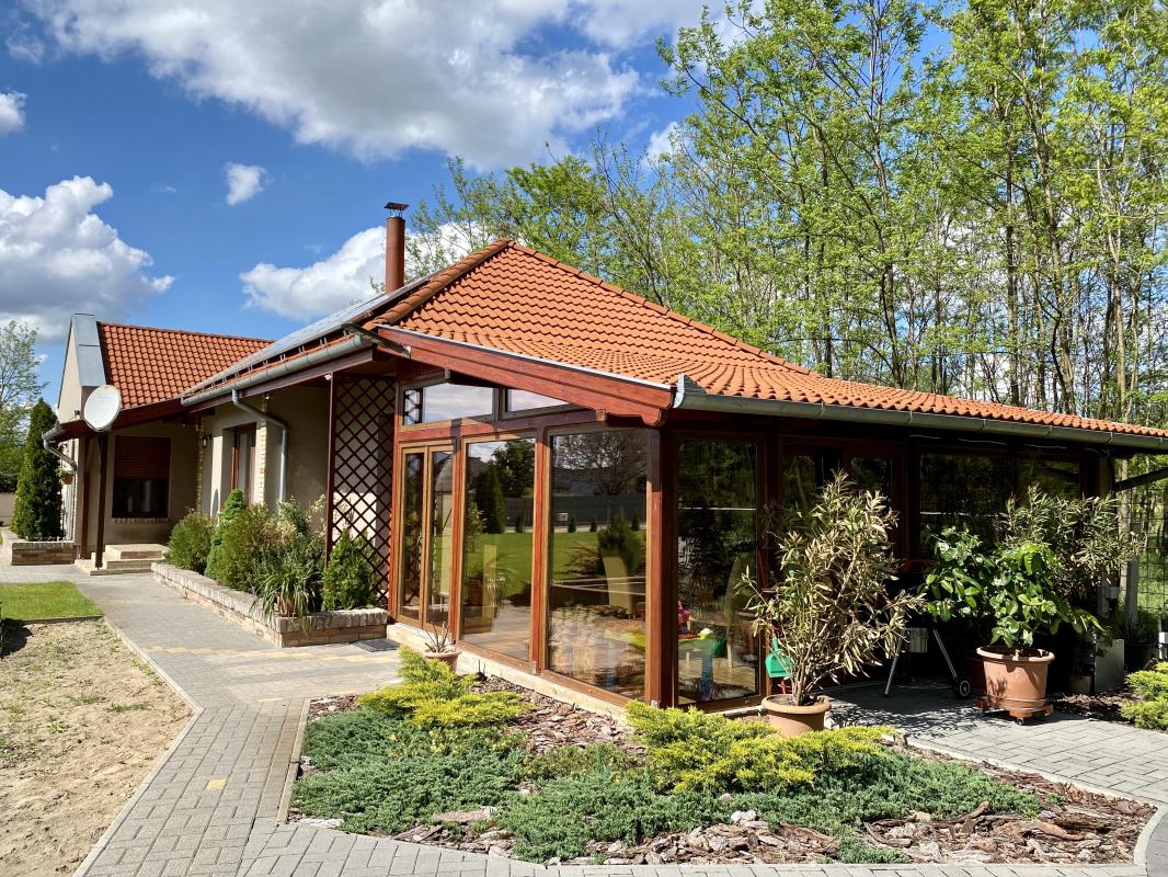 LUXUS Haus mit 4 Zimmern in der Natur